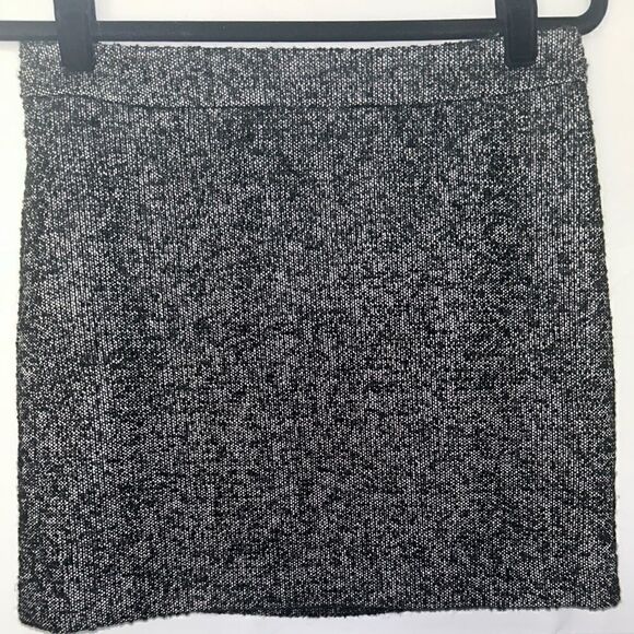 3/$25 ALL Skirts GAP Tweed Zipper Mini Skirt-Black/White Size 2 - Picture 1 of 8